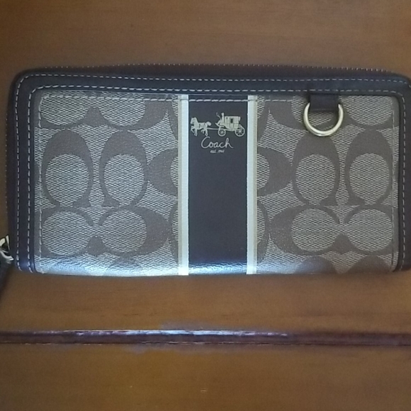 Coach wallet - Picture 2 of 7